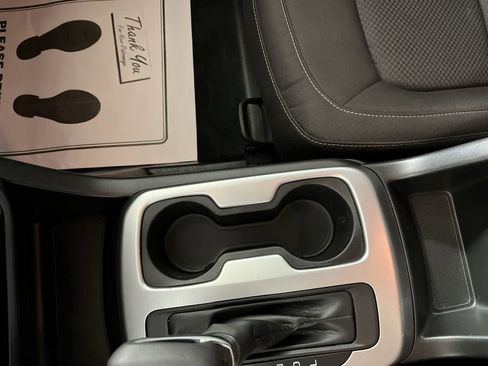 Used 2022 Chevrolet Colorado LT w/ Fleet Safety Package image 21