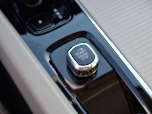 Used 2024 Volvo S60 B5 Core image 31