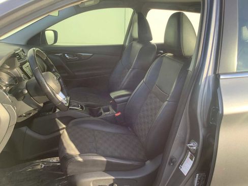 Used 2022 Nissan Rogue Sport SV w/ Technology Package image 11