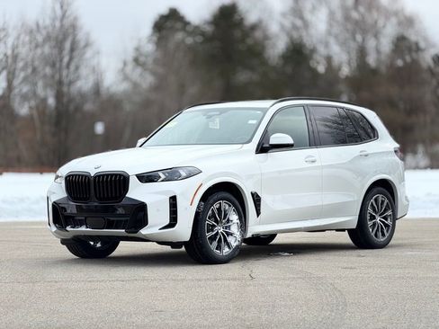 New 2026 BMW X5 xDrive40i w/ M Sport Package image 1