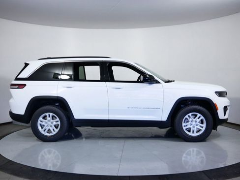 Used 2024 Jeep Grand Cherokee Laredo w/ Luxury Tech Group I image 9
