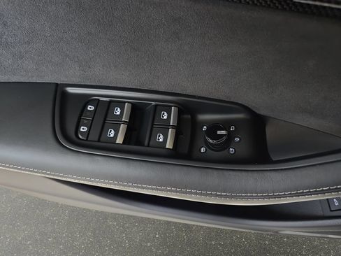 Used 2023 Audi SQ8 Prestige AWD/4WD image 29