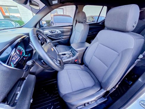 Used 2023 Chevrolet Traverse LT image 30