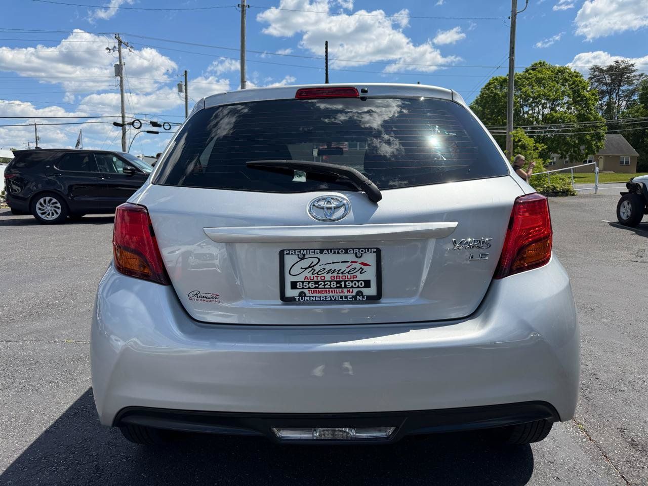 Used 2015 Toyota Yaris LE FWD image 6