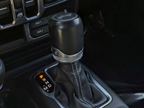 Used 2021 Jeep Wrangler Unlimited Sahara image 31