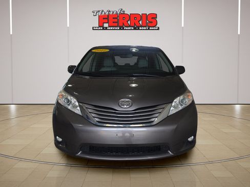 Used 2017 Toyota Sienna XLE Premium AWD/4WD image 8