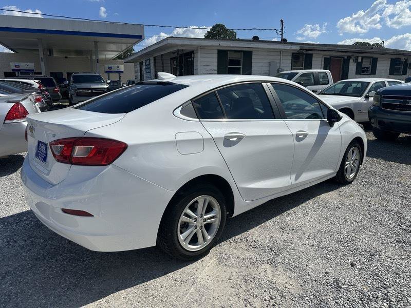 Used 2018 Chevrolet Cruze LT w/ LT Fleet Convenience Package FWD image 4