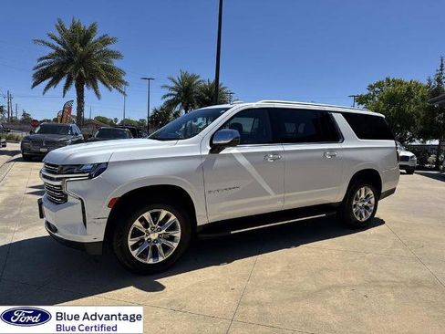 Used 2023 Chevrolet Suburban Premier RWD image 5