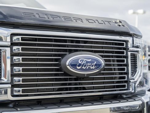 Used 2022 Ford F350 Lariat w/ Lariat Ultimate Package image 10