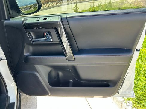 Used 2023 Toyota 4Runner TRD Off-Road Premium w/ Moonroof Package AWD/4WD image 32