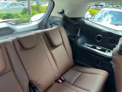 Used 2023 Subaru Ascent Touring AWD/4WD image 10