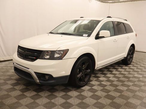 Used 2019 Dodge Journey Crossroad FWD image 1