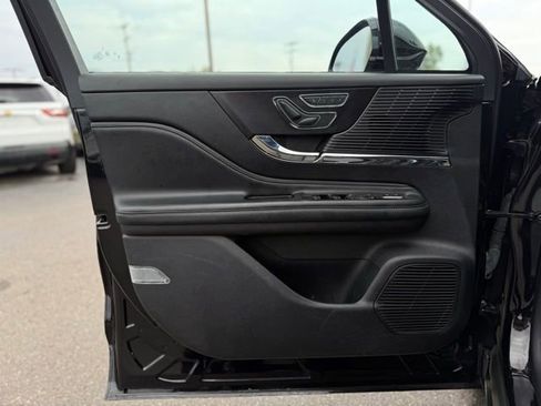 Used 2022 Lincoln Corsair AWD w/ Equipment Group 101A image 14