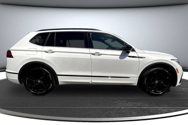 Used 2024 Volkswagen Tiguan SE R-Line FWD image 4