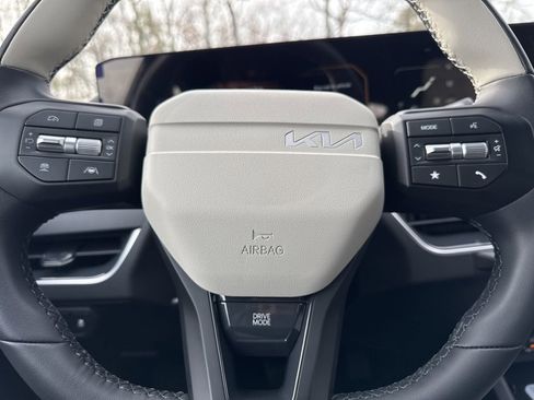 New 2025 Kia K4 GT-Line w/ GT-Line Premium Package image 17