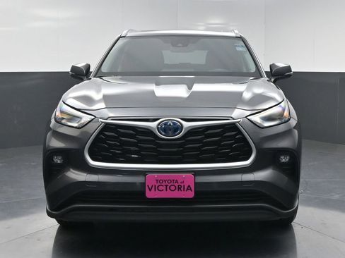 Used 2023 Toyota Highlander XLE FWD image 16