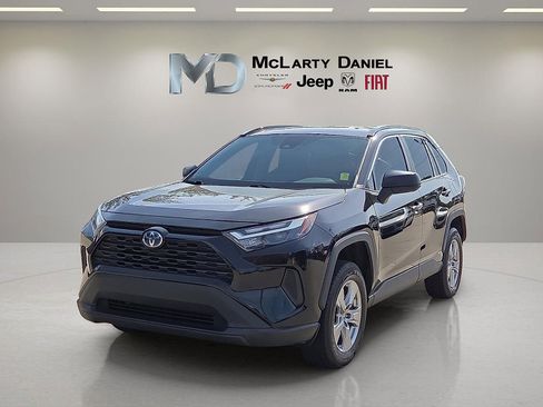 Used 2024 Toyota RAV4 LE AWD/4WD image 2