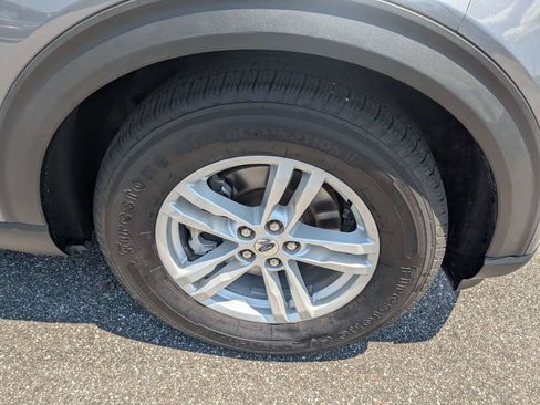Used 2021 Ford Explorer XLT RWD image 11