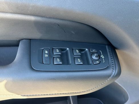 Certified 2025 Volvo XC60 B5 Plus image 17