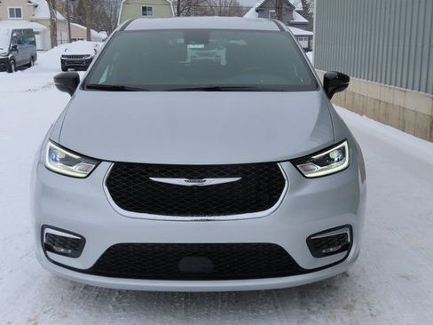 New 2026 Chrysler Pacifica Select image 10