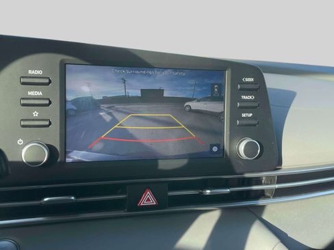 Certified 2023 Hyundai Elantra SEL w/ Preferred Accessory Package image 27