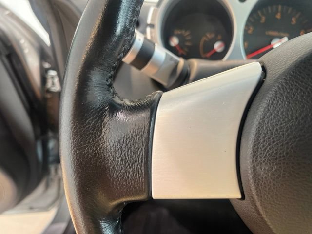 Used 2005 Nissan 350Z Grand Touring RWD image 17
