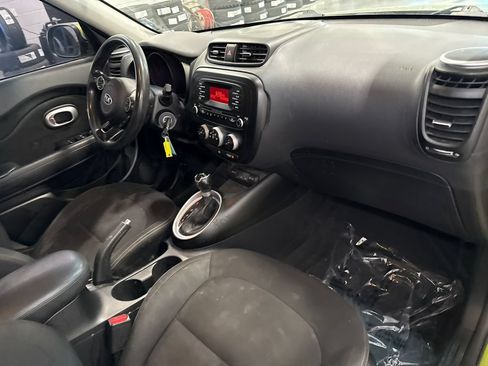 Used 2014 Kia Soul FWD image 14