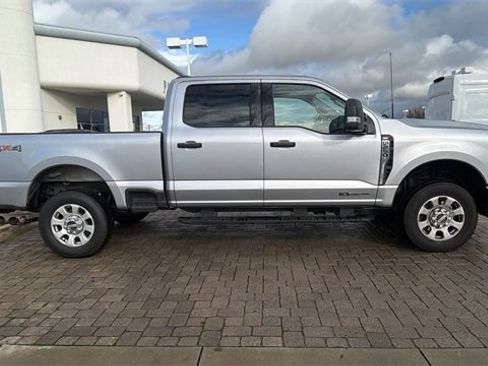 Used 2024 Ford F250 XLT image 2