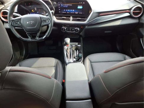 Used 2025 Chevrolet Trax RS w/ Sunroof Package FWD image 10