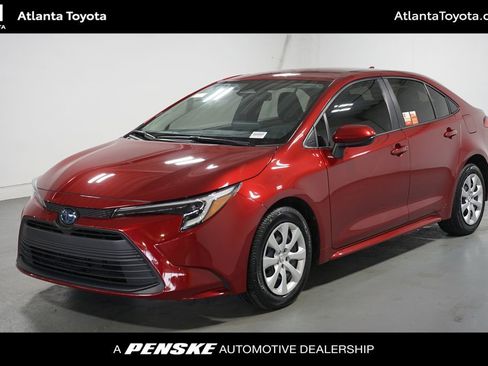 Certified 2024 Toyota Corolla LE image 1