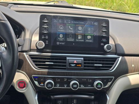Used 2020 Honda Accord Touring image 14