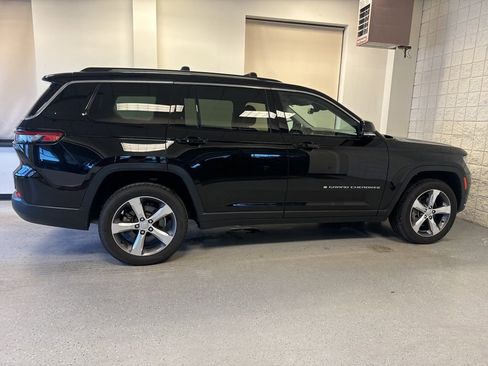 Used 2021 Jeep Grand Cherokee L Limited w/ Luxury Tech Group II image 24