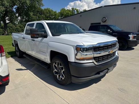 Used 2018 Chevrolet Silverado 1500 W/T w/ Trailering Package AWD/4WD image 4