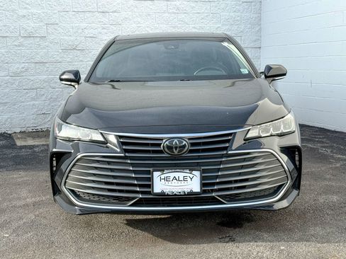 Used 2019 Toyota Avalon XLE image 2