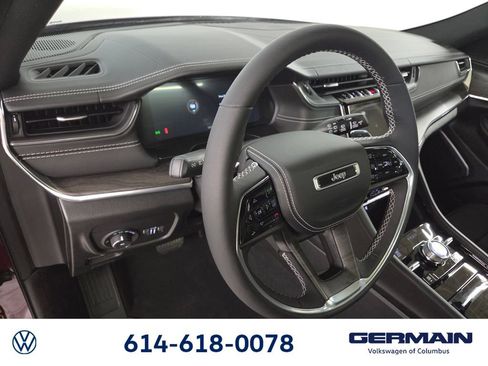 Used 2023 Jeep Grand Cherokee Overland AWD/4WD image 19