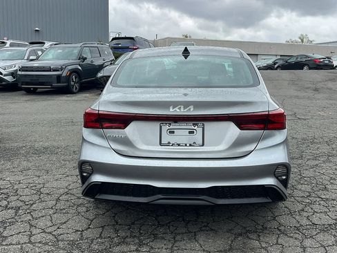 Used 2023 Kia Forte LXS FWD image 5