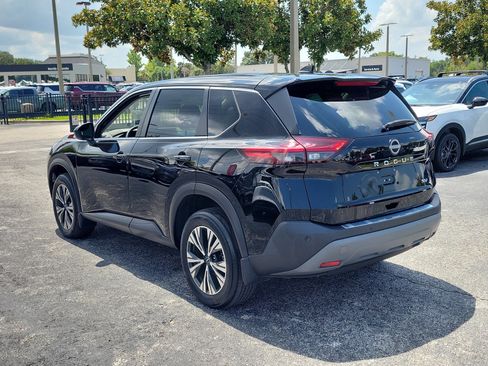 Certified 2023 Nissan Rogue SV FWD image 8