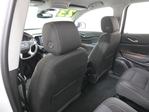 Used 2023 GMC Acadia SLE image 23