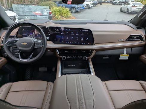 New 2025 Chevrolet Tahoe High Country AWD/4WD image 17