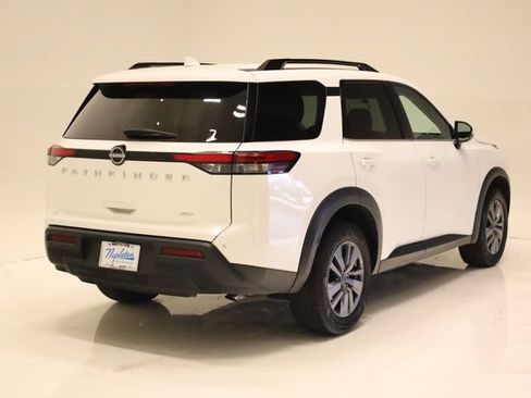Used 2025 Nissan Pathfinder SV AWD/4WD image 6