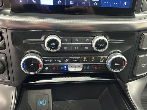 Used 2024 Ford F150 Lariat AWD/4WD image 21
