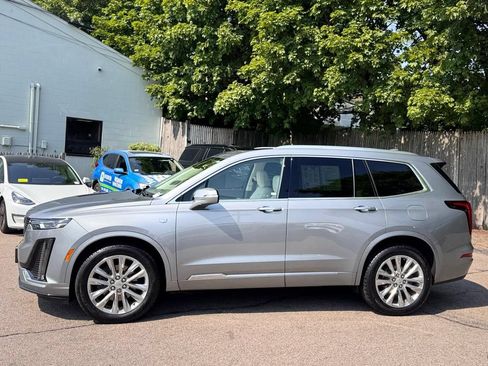 Used 2024 Cadillac XT6 Premium Luxury AWD/4WD image 3