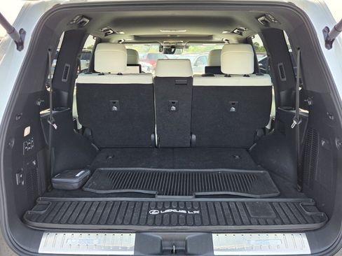 Used 2023 Lexus LX 600 4WD w/ Luxury Package image 14