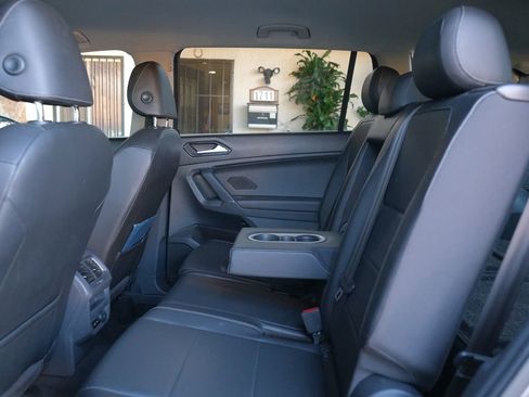 Used 2018 Volkswagen Tiguan SE image 34