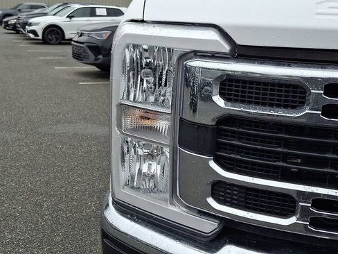 Used 2024 Ford F250 XLT AWD/4WD image 9