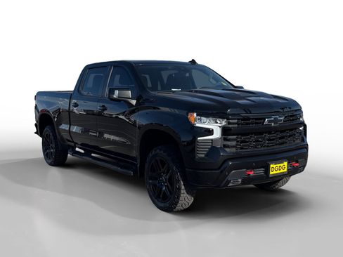 Used 2024 Chevrolet Silverado 1500 LT Trail Boss w/ LT Trail Boss Premium Package AWD/4WD image 7
