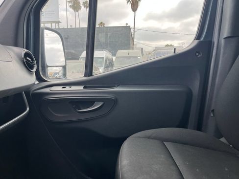 Used 2019 Mercedes-Benz Sprinter 170 image 16