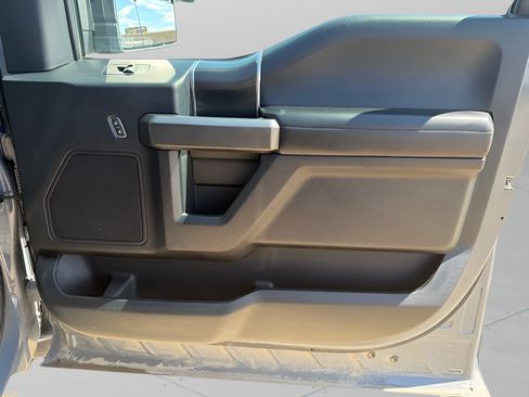 Used 2019 Ford F150 XLT w/ Equipment Group 302A Luxury AWD/4WD image 9