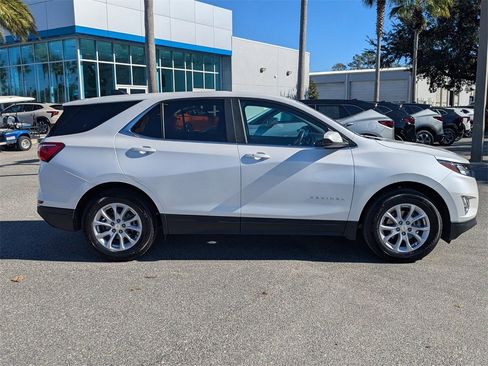 Certified 2021 Chevrolet Equinox LT image 2