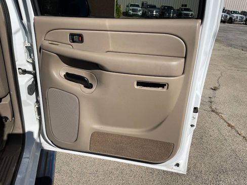 Used 2005 GMC Sierra 3500 SLT w/ Heavy-Duty Power Package image 27